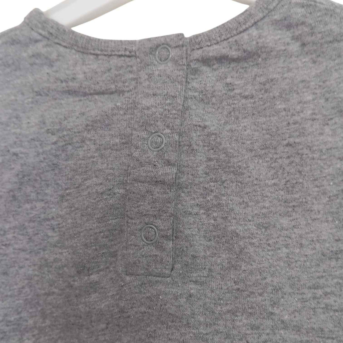 T-shirt bébé fille Pommette gris manches longues chat à nœud rose – 6 mois
