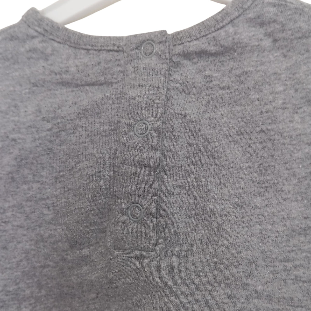 T-shirt bébé fille Pommette gris manches longues chat à nœud rose – 6 mois